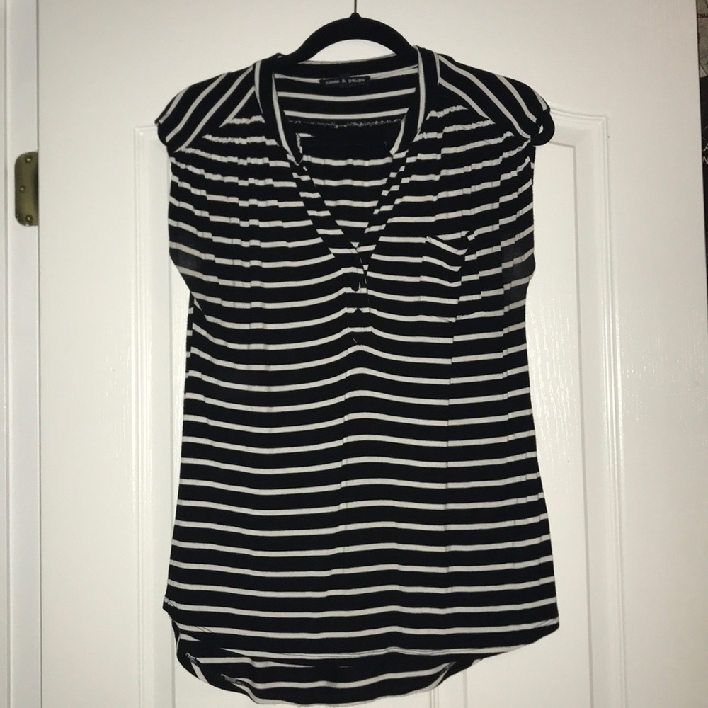 Very soft stripped jersey tee with bottom detail.